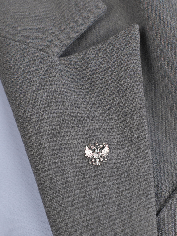 Значок Герб России фото на лацкане пиджака 